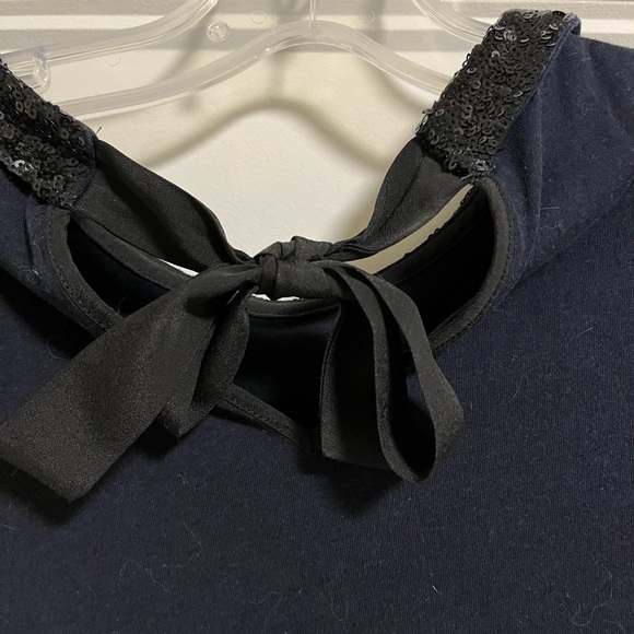 Cyrillus navy top with sequin collar -bow in the back - Picture 4 of 6